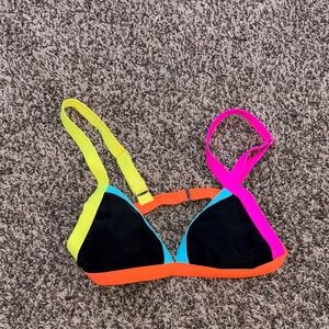 SHEIN Vibrant Strappy Bikini Top